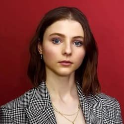 Thomasin McKenzie Image