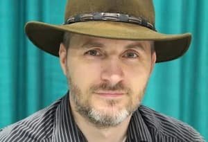 Dan Wells Image