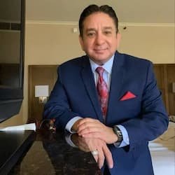 Richard Saenz Image