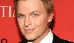 Ronan Farrow Image